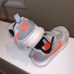 Toddler 8.5 Nike air orange gray